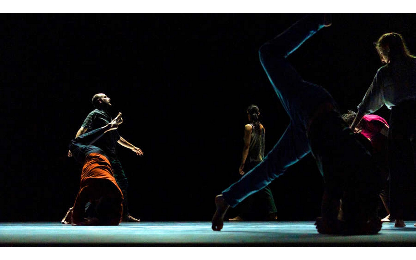 Espaces Pluriels - à l’ombre d’un vaste détail ...