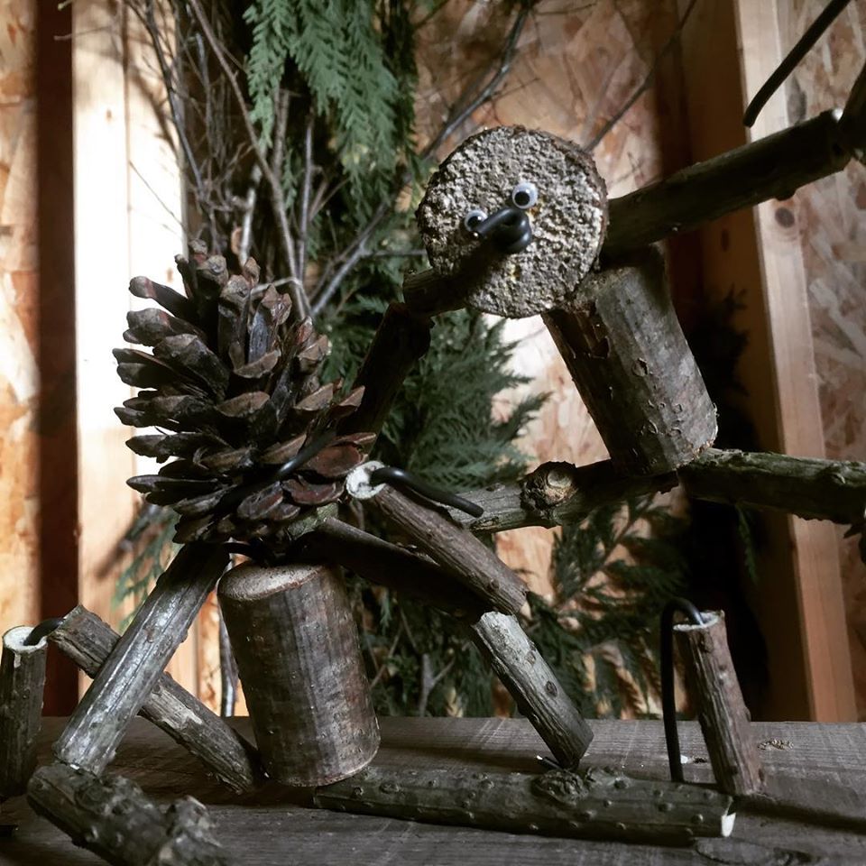 Conte de Noël et construction de jouets en boi ...