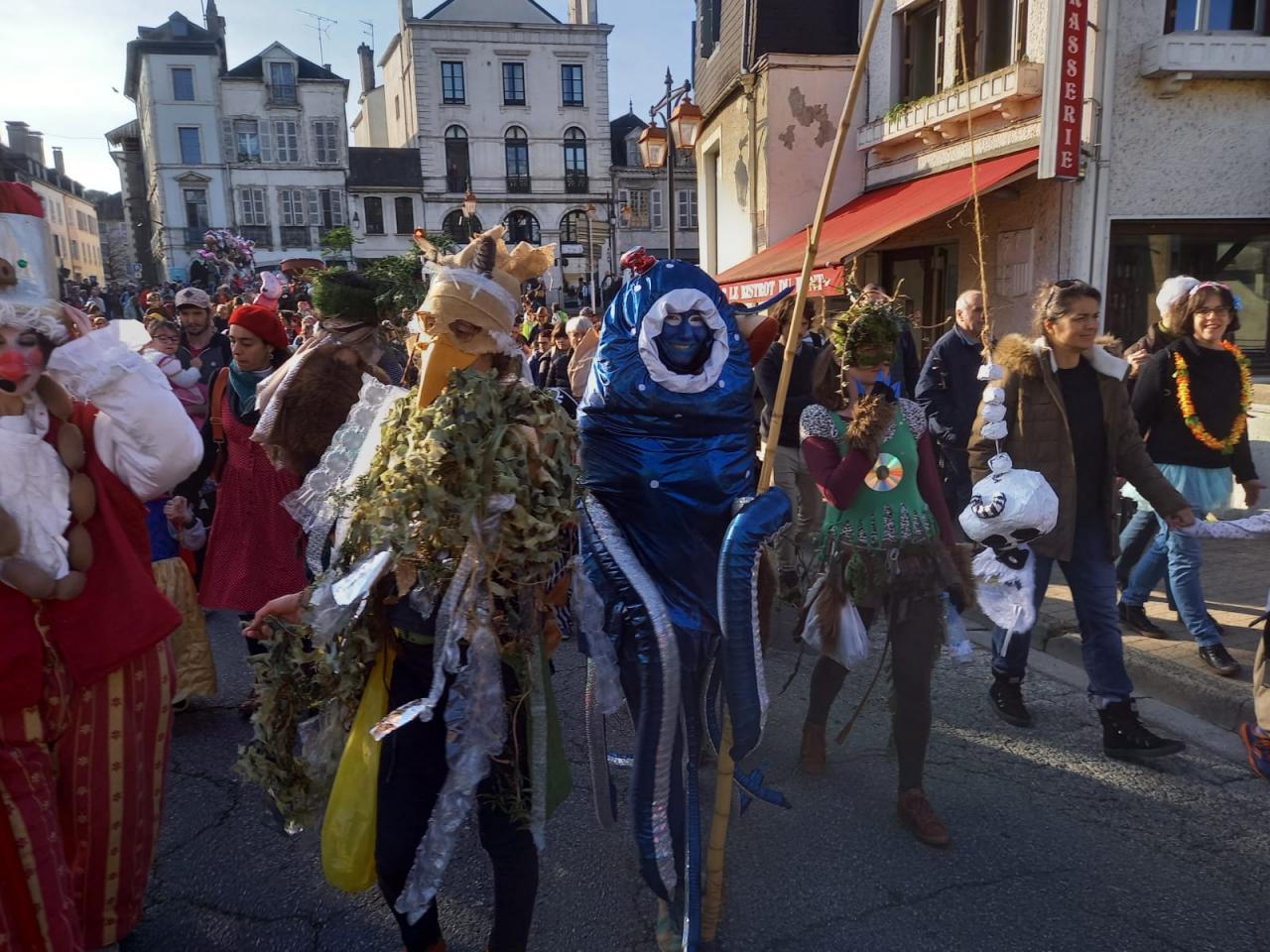 Carnaval à Gourette : Grand défilé sauvage