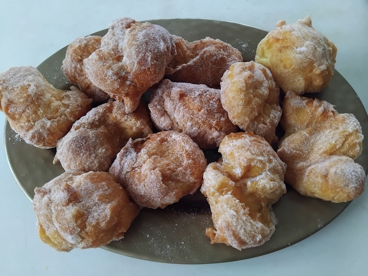 Atelier fabrication de beignet de carnaval, au ...