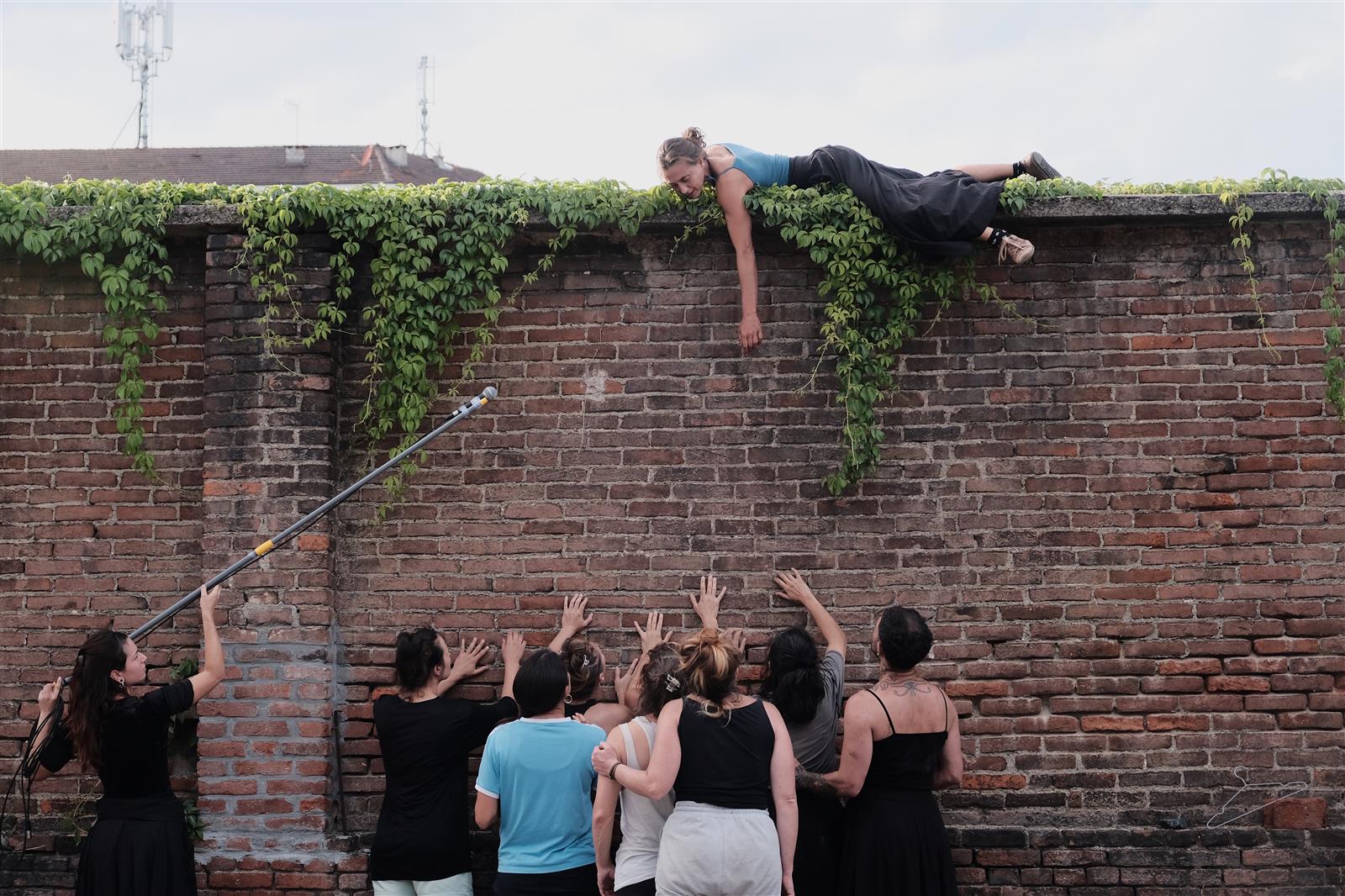 Marche performative "Le lichen prend racine co ...