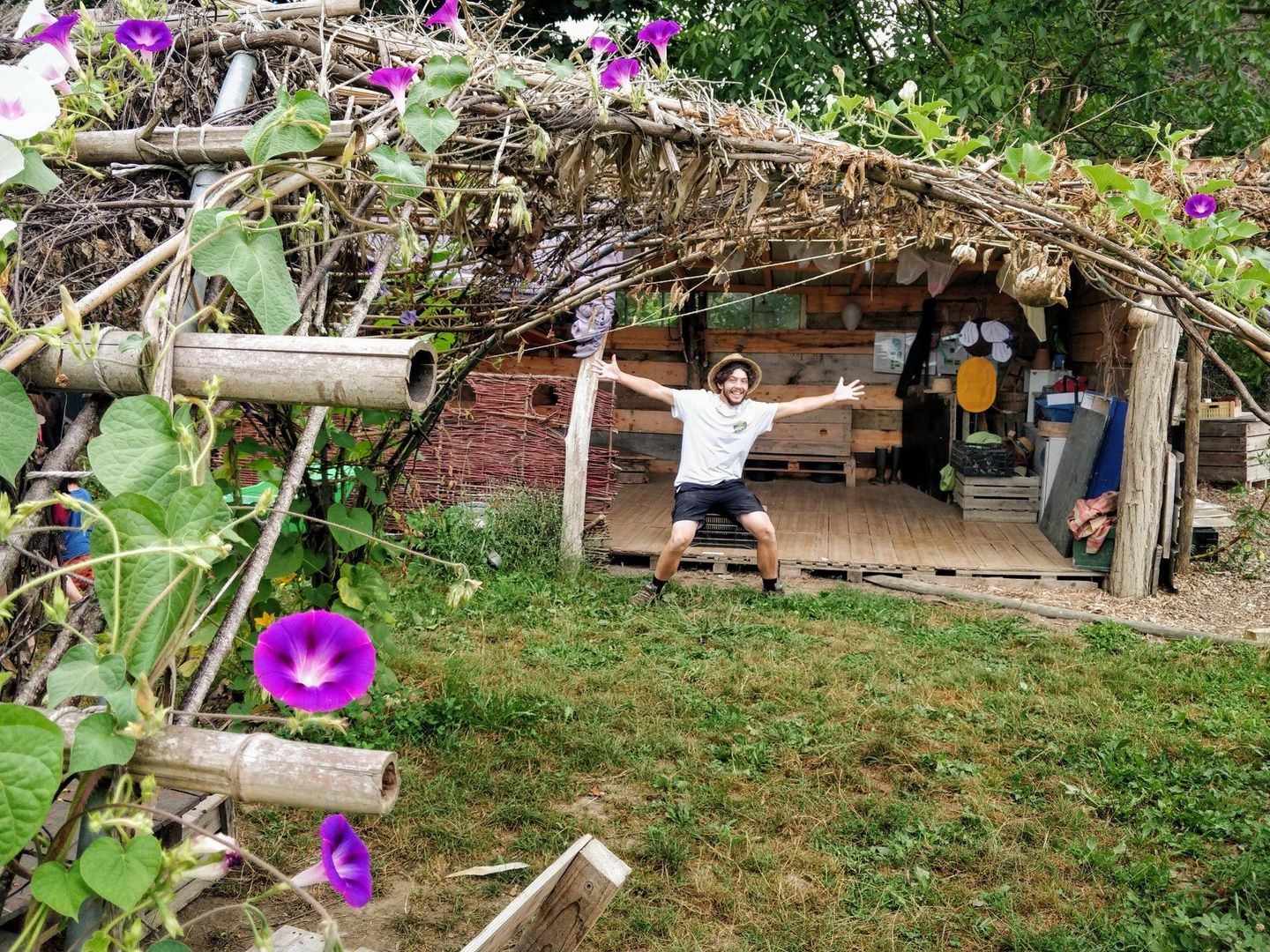 Jeux sur les graines et semis d'été, à la Cuei ...