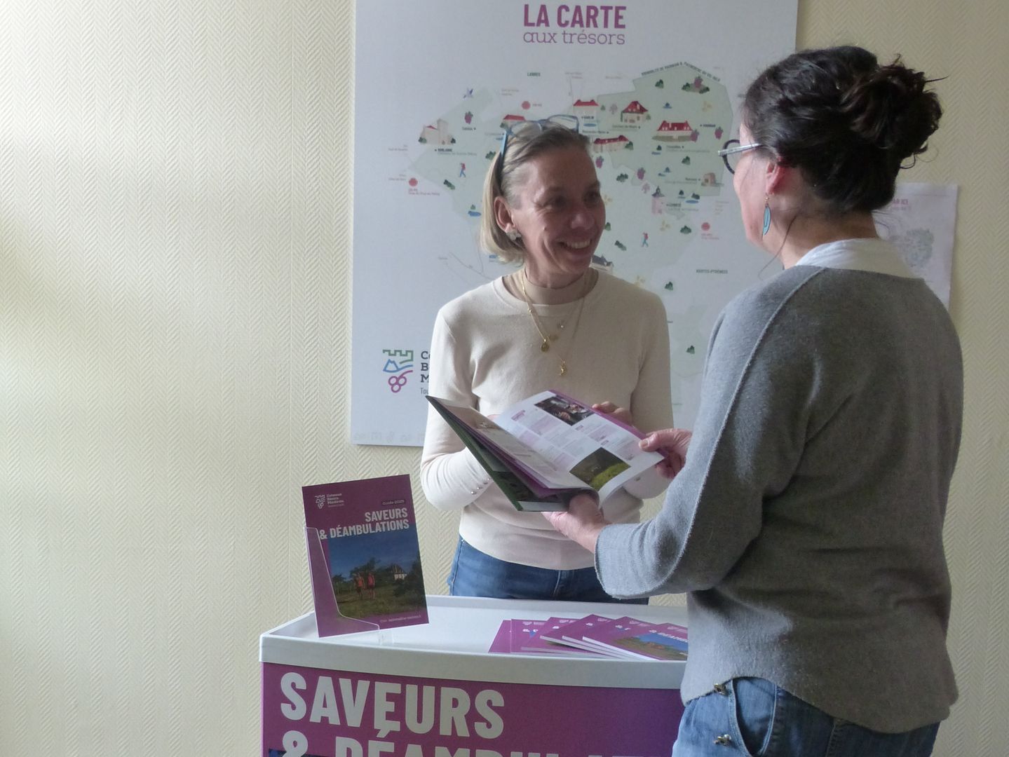 Le stand « tourisme & loisirs » en Coteaux Béa ...