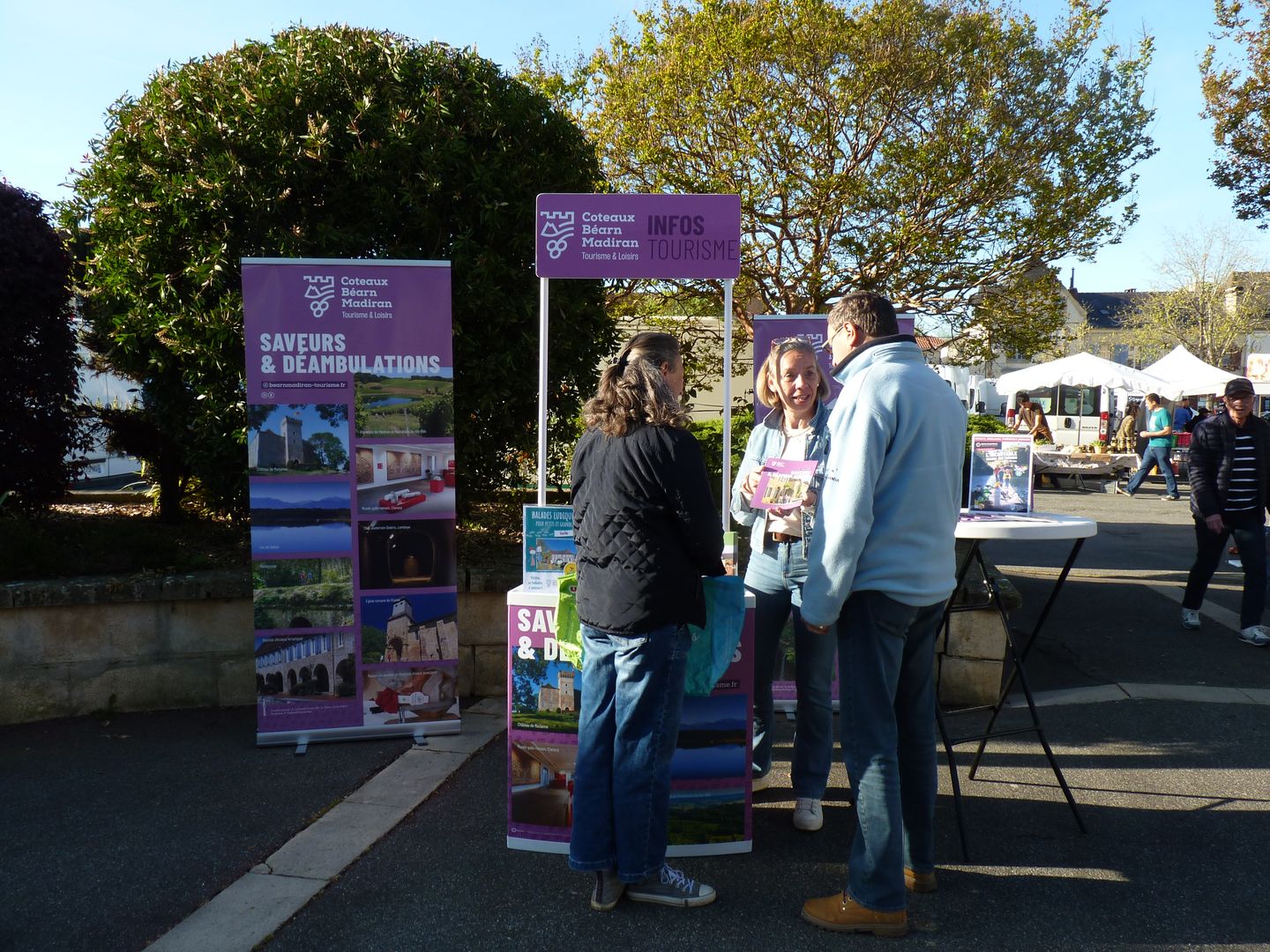 Le stand « tourisme & loisirs » Coteaux Béarn  ...