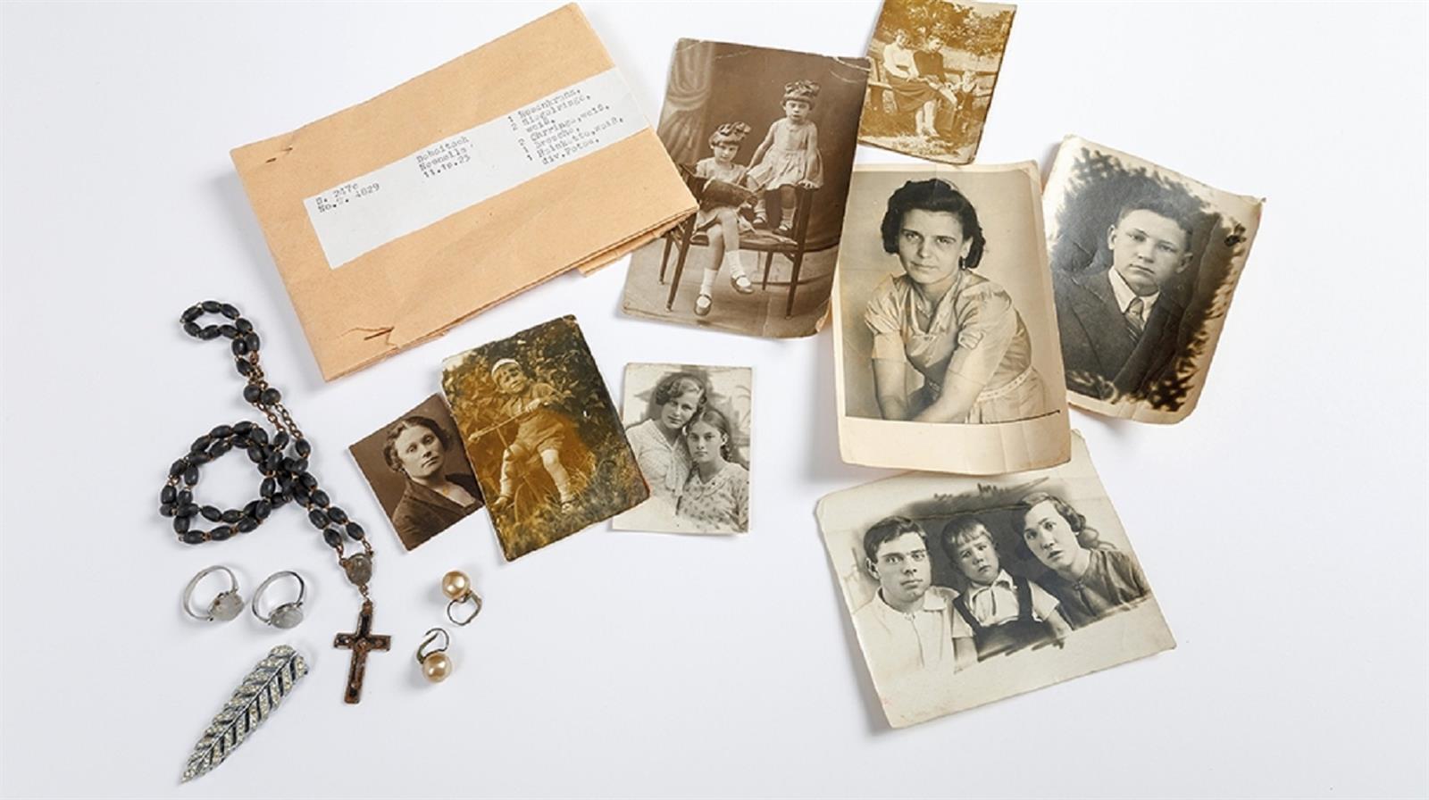 Exposition Stolen Memory, les objets de la mém ...