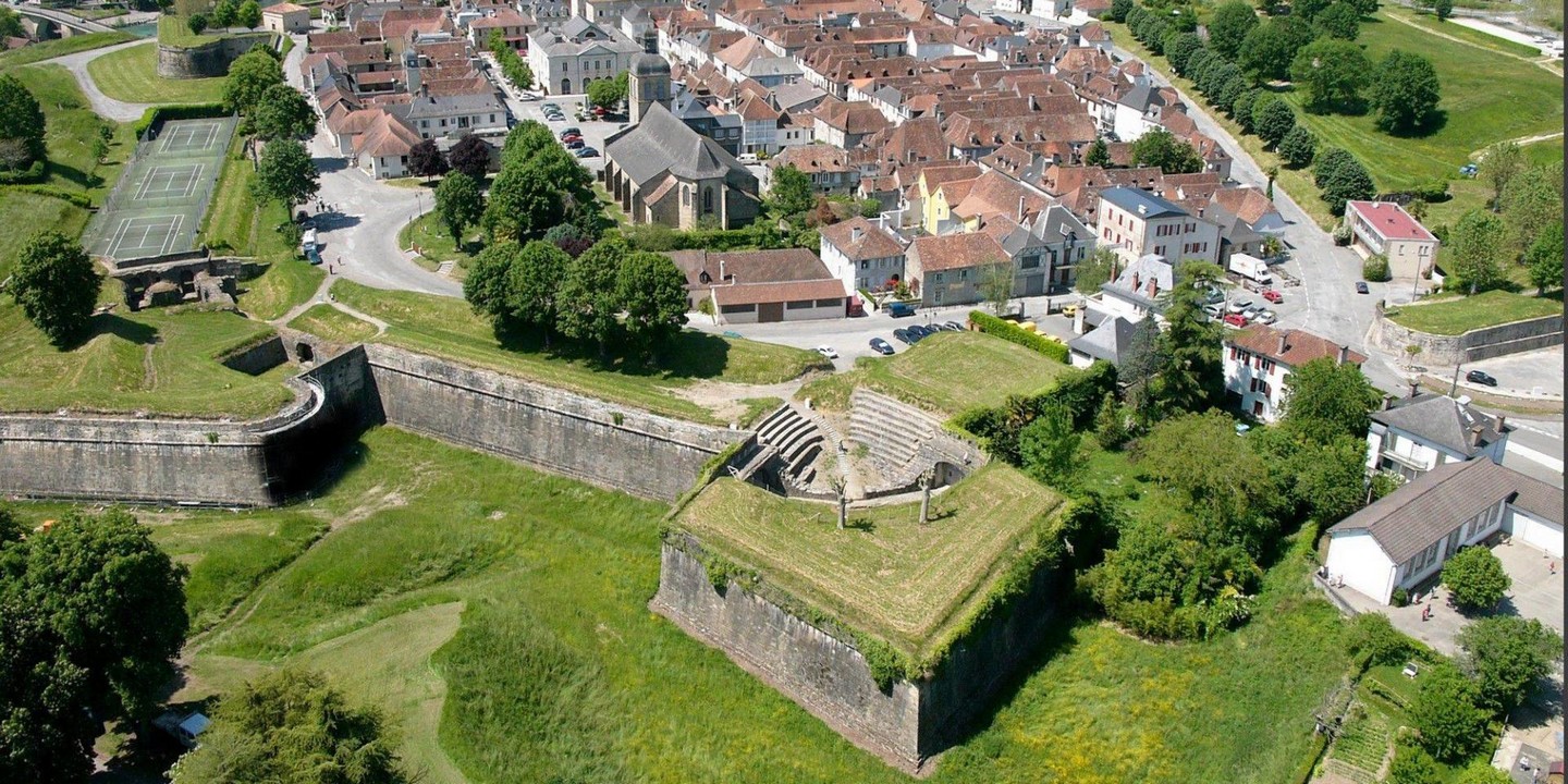 Visite commentée : La cité fortifiée imprenable !