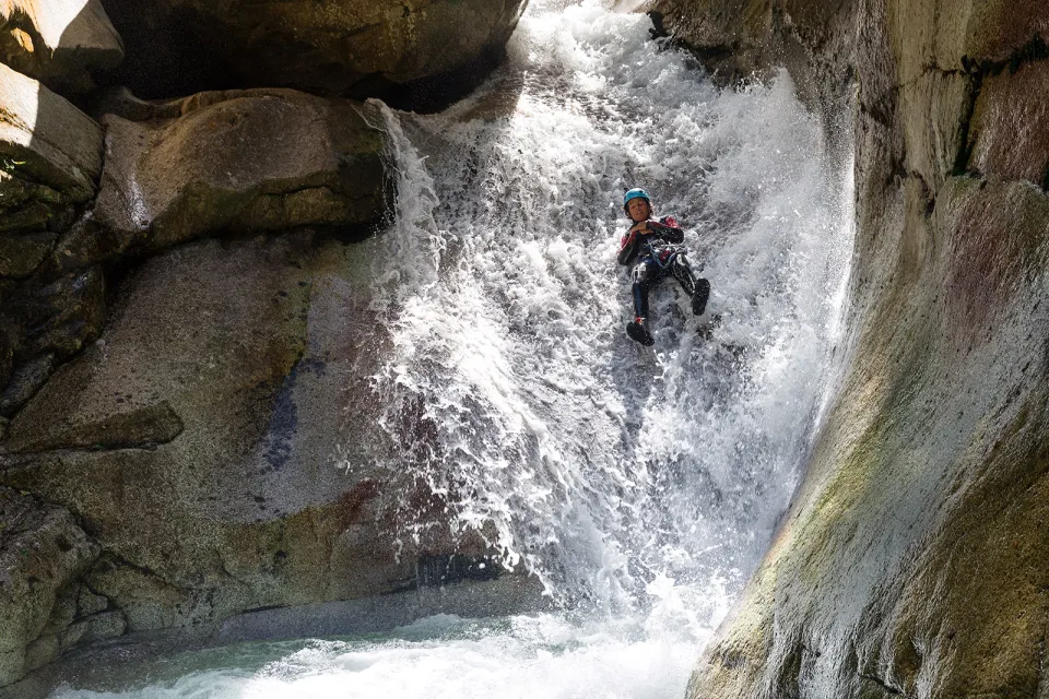 Une expérience canyoning pour tous niveaux en ...