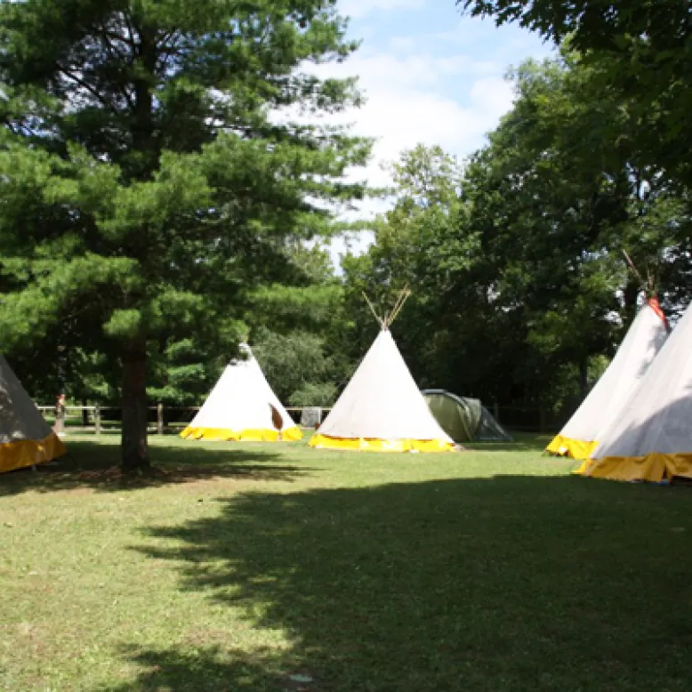 Camping les 4 Saisons - Village de Geronimo