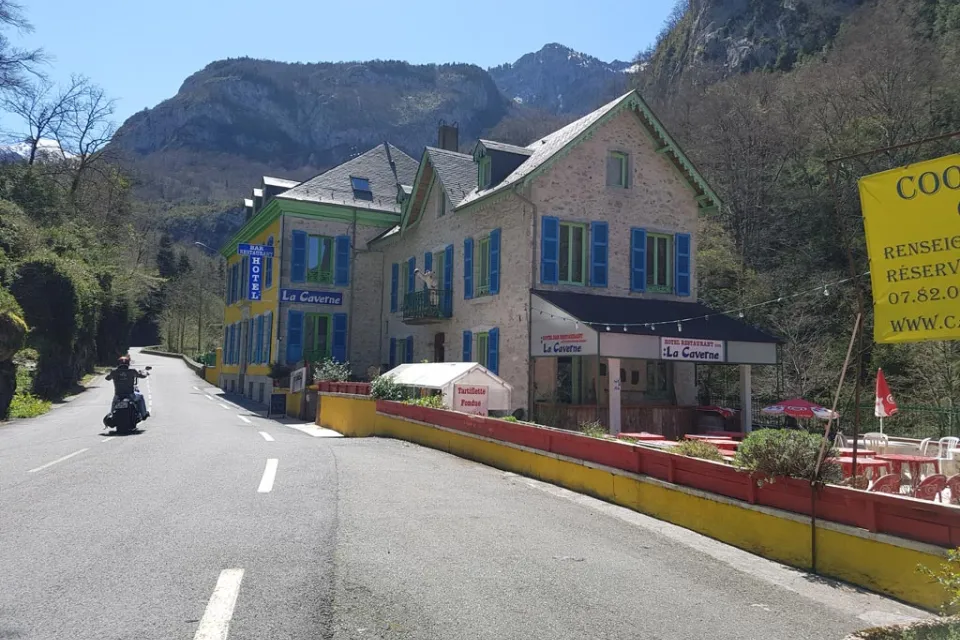 Auberge La Caverne
