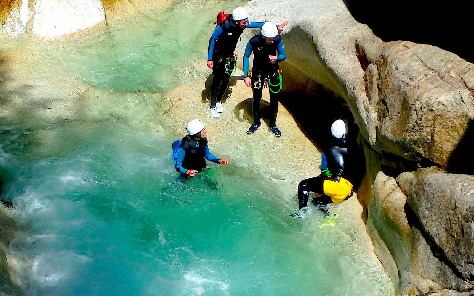 Ossau de l'eau canyoning - Découvrez les plus belles descentes de canyoning de la vallée d'Ossau