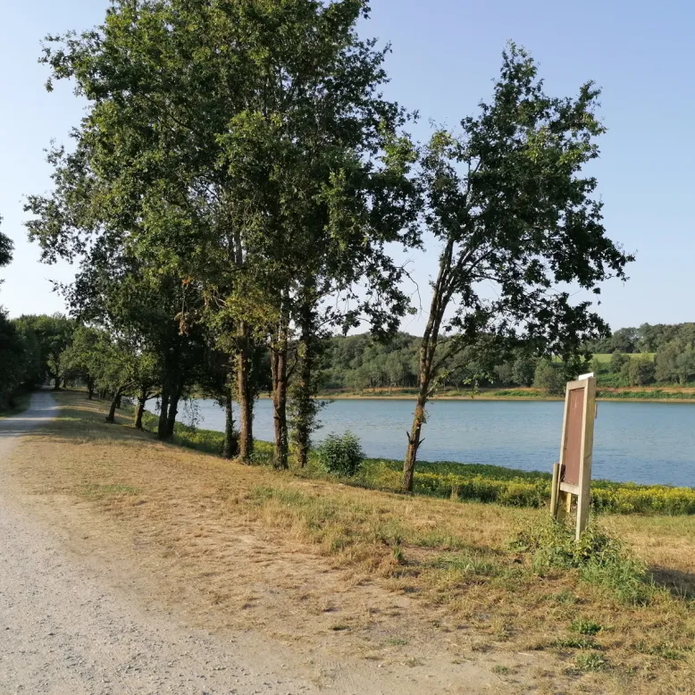 Lake Arzacq-Arraziguet