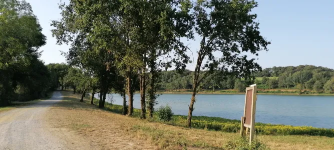 Lake Arzacq-Arraziguet