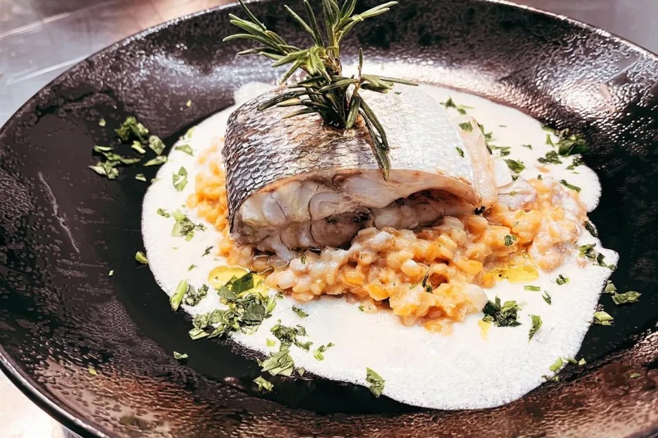 Le Seize Restaurant