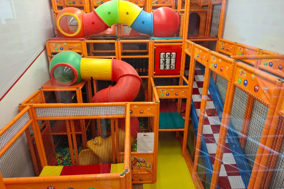 Le plus grand parc de jeux pour enfants à Olor ...