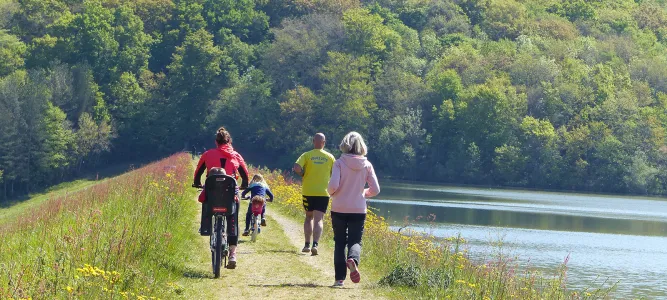 Lac de Bassillon-Vauzé