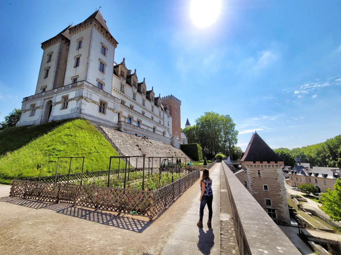 Pau castle