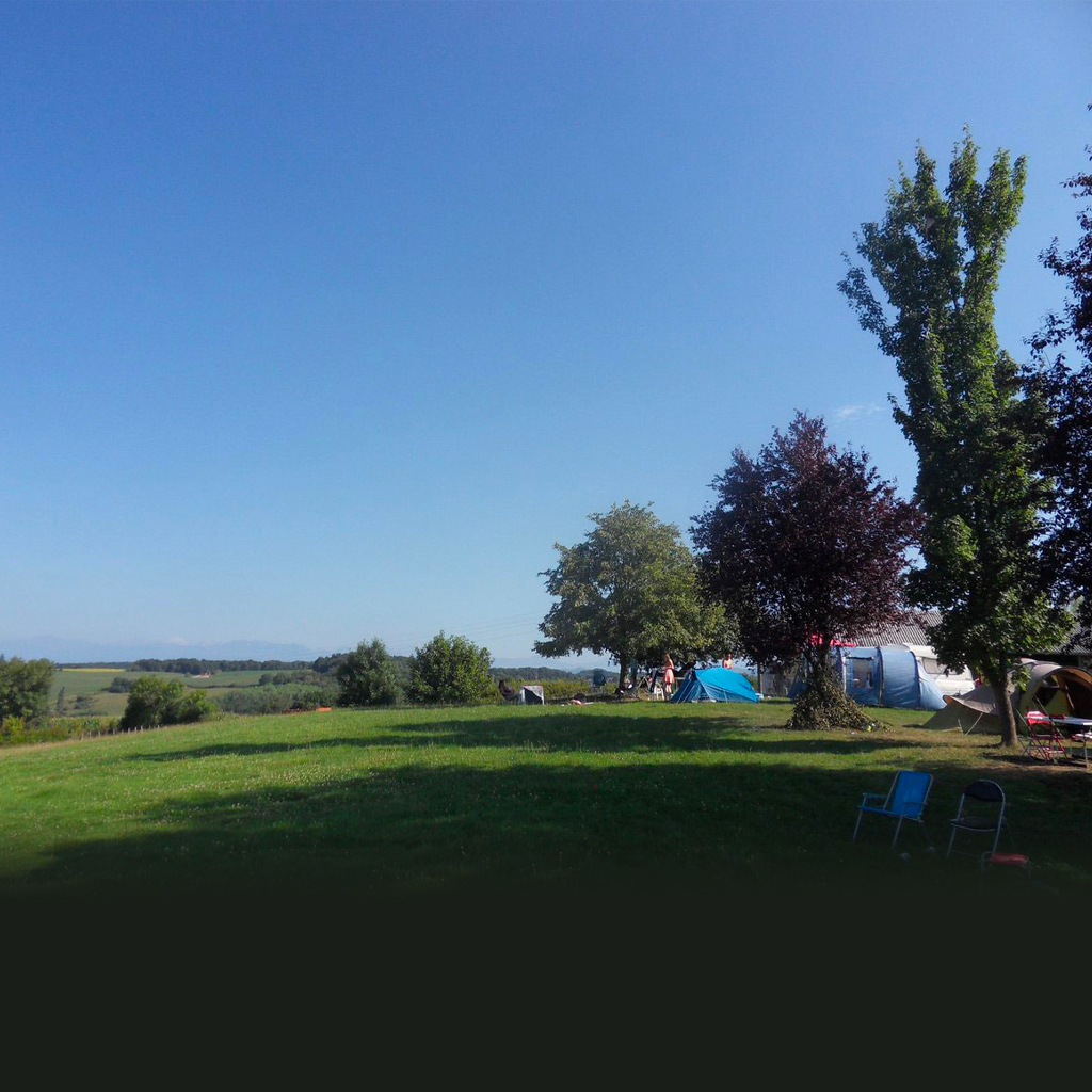 La Ferme Serbielle - Installez votre tente pour une escale à seulement 5 km de Navarrenx