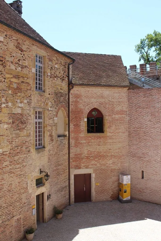 Morlanne Castle